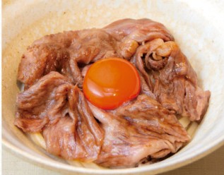 黒毛和牛サーロインすき焼き釜玉